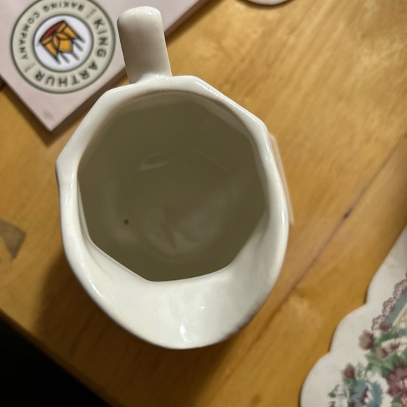 Vintage homer Laughlin, colonial white creamer, Dover stoneware, holds 12 ounces - Picture 5 of 6